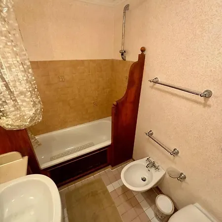 Rosa Piscina Privata Villa